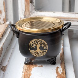 kadilnica, kadilnica iz kovine, kadilnica z mrežico, kurjenje smole, prekajevanje prostorov