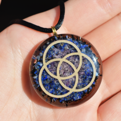 lapis lazuli, roževec, črni turmalin, orgonit, orgonit ogrlica, orgonit nakit