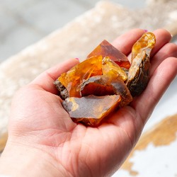 jantar , jantar kristal, jantar nebrušen kristal, indonezijski jantar, jantar cena