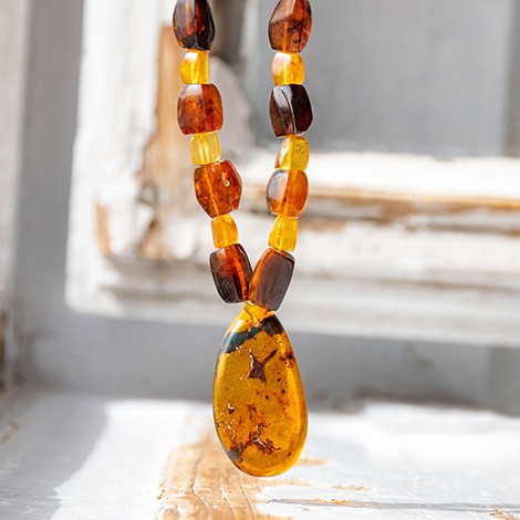 amber, amber crystal, amber necklace, amber jewellery, Indonesian amber