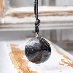 black tourmaline, orgonite, orgonite necklace, orgonite jewellery, energy jewellery