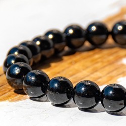 črni turmalin, zdravilna moč kristala, odpravljanje blokad, dvig življenjske energije, ideje za darilo za moške