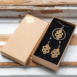 nacklace earrings lace