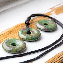 Rubin fuksit kristal za čustveno podporo