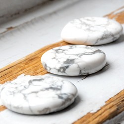 MAGNEZIT palmstone kristal za sprostitev