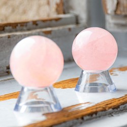 roževec krogla, kristalna krogla roževec, roževec za srčno čakro, energijska krogla roževec, roževec za ljubezen in mir