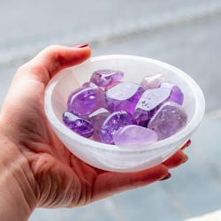Skodelica iz selenita
Selenit skodelica za meditacijo
Energijsko čiščenje selenit
Kristalna posoda iz selenita