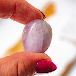 kristal za čustveno ravnovesje
kristal srčne čakre
kunzit kamen lastnosti kunzit naravni kristal