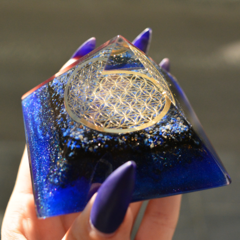 LAPIS LAZULI Orgonite Pyramid flower of life