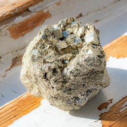 pirit mineral
pirit kamen za zaščito
kristali za obilje
kamni za privabljanje bogastva