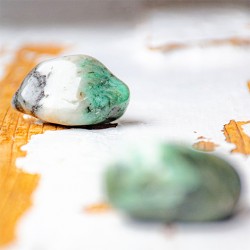 smaragd, smaragd kristal, smaragd kamen, žepni kristal, kristal za čustvene bolečine