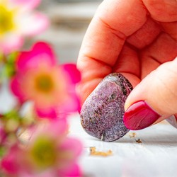 stichtite, crystal, 
 crystals online store Slovenija healing crystals, natural stones, spiritual healing