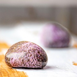 stichtite, crystal, 
 crystals online store Slovenija healing crystals, natural stones,