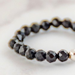 oniks prstan, prstan s črnim kamnom, zaščitni prstan,