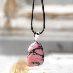 rodonit ogrlica, ogrlica z rodonitom, kristal ljubezni, rodonit nakit