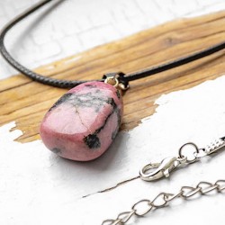 rodonit ogrlica, ogrlica z rodonitom, kristal ljubezni, rodonit nakit