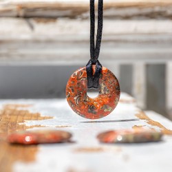 Riolit krog ogrlica
Ogrlica iz naravnega riolita
naravni kamen riolit