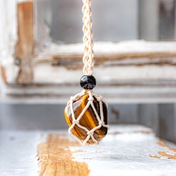Macrame necklace for crystals