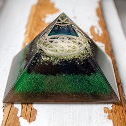 PERIDOT Orgonite Pyramid metatron, peridot gem, orgonit, peridot