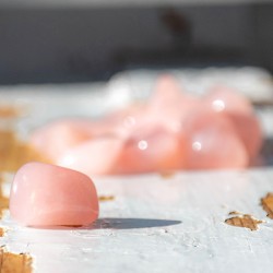 ROSE QUARTZ gemstone , ROSE QUARTZ crystal