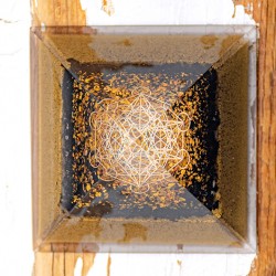 orgonite, orgonite pyramid, tiger's eye, handmade, tiger's eye orgonite
