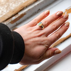 Prstan s kristalom opal
Mavrični opal srebrni nakit
Srebrn prstan naravni opal, opal kristal, opal kamen,