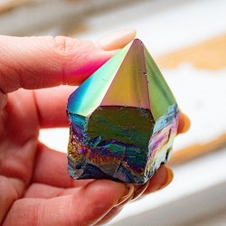 quartz point, titanium rainbow quartz, rainbow quartz, rainbow amethyst