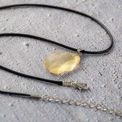 Libijski zlati tektit
Libijsko puščavsko steklo
Zlati tektit iz Libije
Redki tektiti