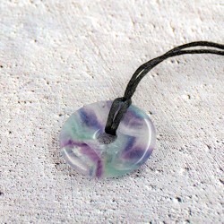 fluorit, mavrični fluorit, fluorit ogrlica, fluorit nakit, kristali za intuicijo, fluorit kamen,