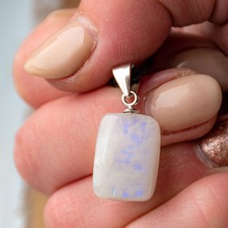 mavrični mjesečev kamen, mesečev kamen, beli labradorit, mesečev kamen ogrlica, kristali za ženske, kristali za umiritev čustev