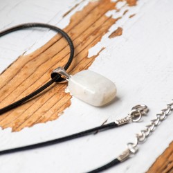 mavrični mjesečev kamen, mesečev kamen, beli labradorit, mesečev kamen ogrlica, kristali za ženske, kristali za umiritev čustev