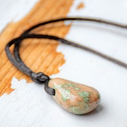 NUNDOORIT necklace, nundoorit gemstone, nundoorit crystal