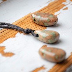 NUNDOORIT necklace, nundoorit gemstone, nundoorit crystal