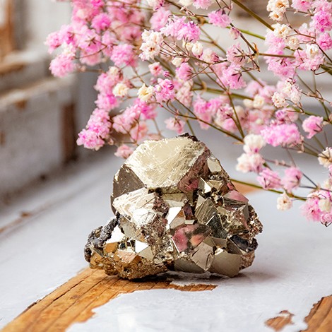 pyrite, pyrite crystal, crystal for wealth, crystal for money, gold crystal