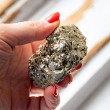 pirit mineral
pirit kamen za zaščito
kristali za obilje
kamni za privabljanje bogastva