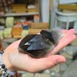 Naravni dimni kremen za zaščito in prizemljitev