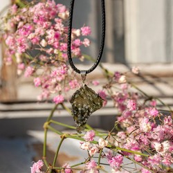 Moldavit, moldavite, moldavit ogrlica, tektit, pravi tektiti, pravi moldaviti