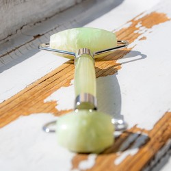 jade facal roller, facal massage roller, crystal massage roller, jade roller