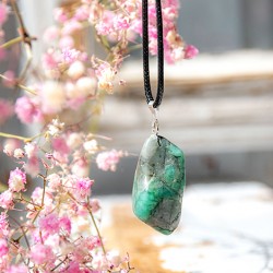 emerald necklace pendant, crystal shop, emerald, emerald necklace, emerals crystal, crystal necklace