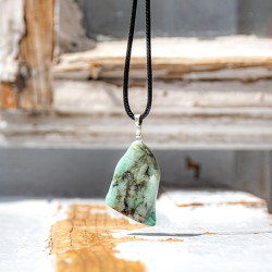 emerald necklace pendant, crystal shop, emerald, emerald necklace, emerals crystal, crystal necklace