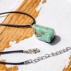 emerald necklace pendant, crystal shop, emerald, emerald necklace, emerals crystal, crystal necklace