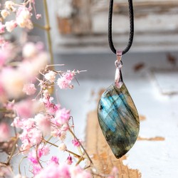 nakit s kristali, labradorit kristal, labradorit, ogrlica z labradoritom, nakit z labradoritom