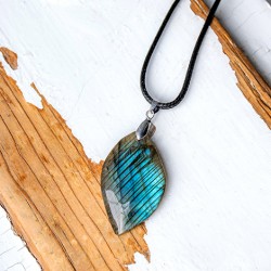 nakit s kristali, labradorit kristal, labradorit, ogrlica z labradoritom, nakit z labradoritom