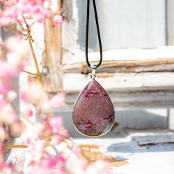 sugilite crystal, sugilite gemstone, sugilite, purple gemstones, purple crystals