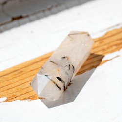 turmaline quartz, natural quartz, quartz pont, quartz obelisk