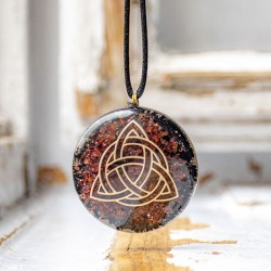 garnet, black turmaline, orgonite, orgonite necklace, triquetra