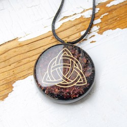 granat, črni turmalin, keltski krog, orgonit, orgonit ogrlica