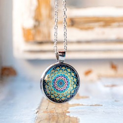 MANDALA NECKLACE green