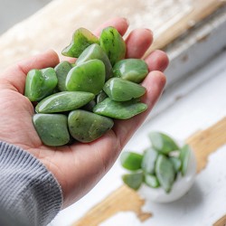 žad, žad nefrit, žad kristal, nefrit, kristal za mir, jade, kristali za ljubezen