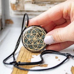 SHATTUCKITE BLACK TOURMALINE orgonite lace  metatrone radiation protection